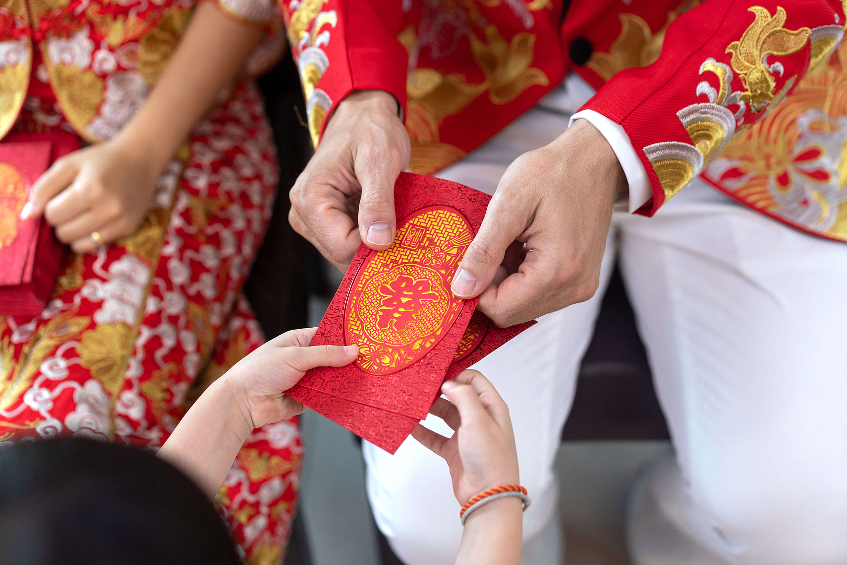 What's the significance of Lunar New Year red envelopes?