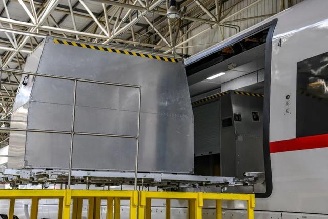 CRRC Tangshan nagysebességű áruszállító motorvonat
